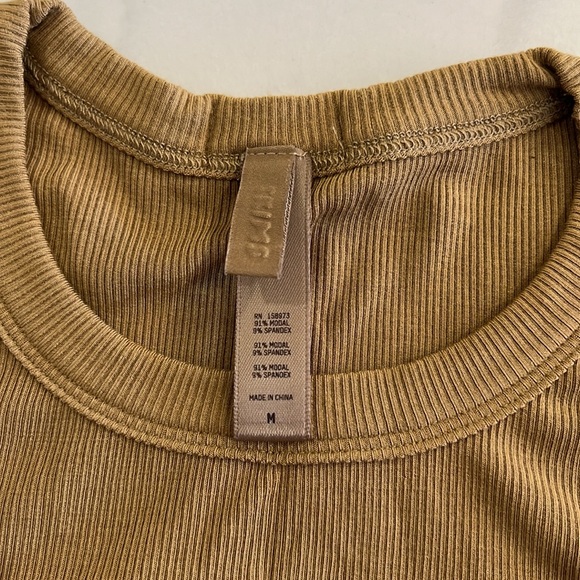 SKIMS Ribbed Lounge Set - Picture 8 of 13